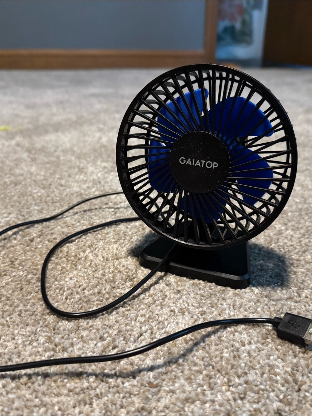 GAIATOP USB Desk Fan in Black with Blue Blades